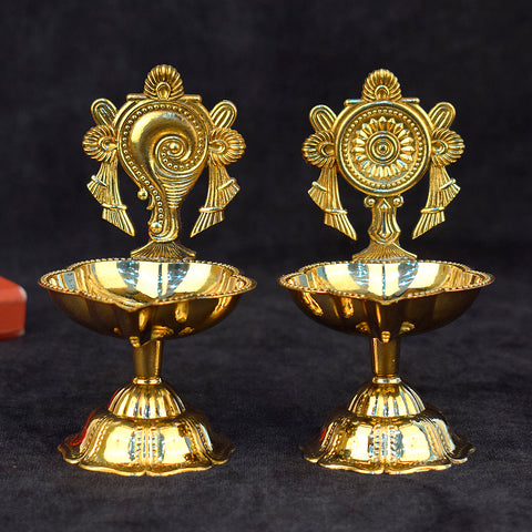 1 Pair of Prepossessing Designer Brass Shankh Chakra Diya
